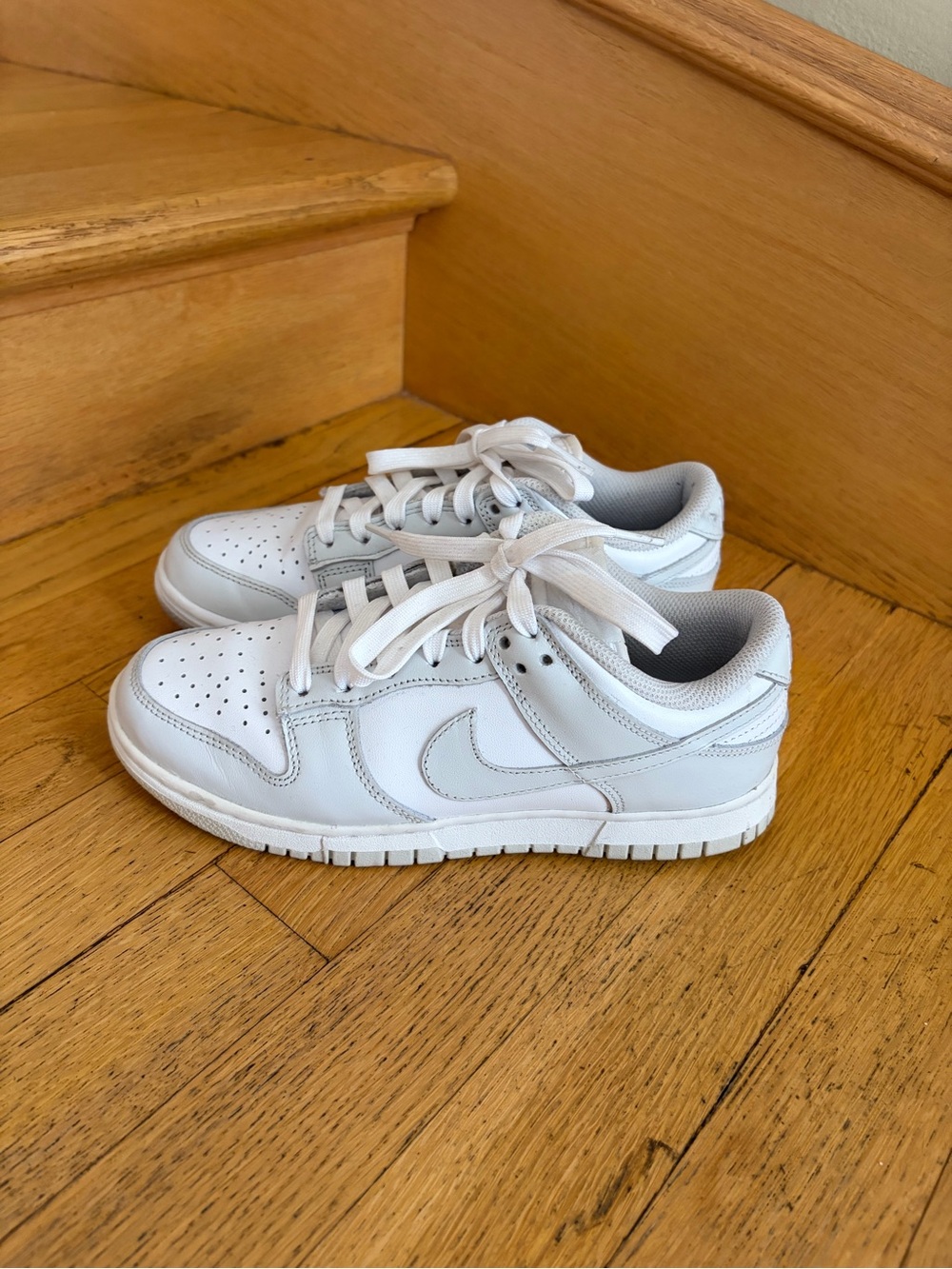 Nike Dunk Low Women’s size 6 white photon dusk
